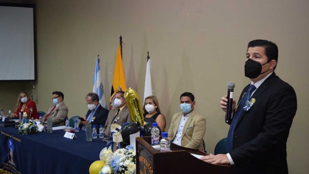 Con una sesión solemne se celebró un aniversario más de la Facultad de Filosofía.