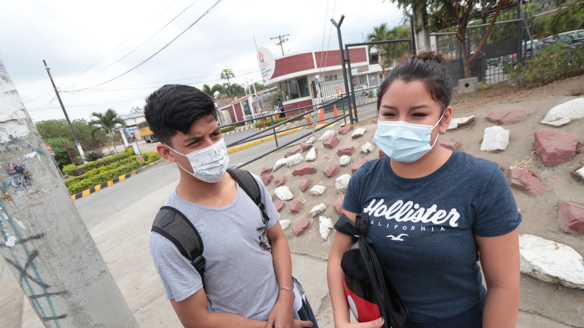 Daniela Marcillo, de la Beata Mercedes Molina, asegura que ella y su familia optan por encerrarse cuando escuchan disturbios en la ‘Peni’.
