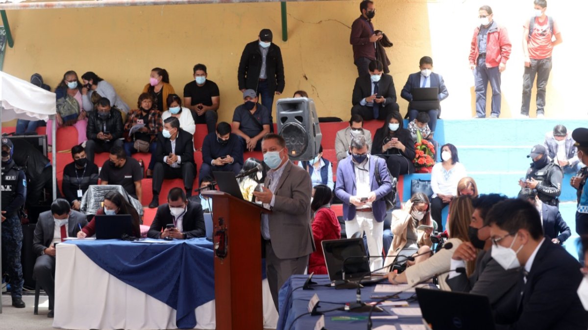 Ponencia. El secretario de Movilidad, Guillermo Abad, presentó su informe en la sesión del Concejo en Atucucho.