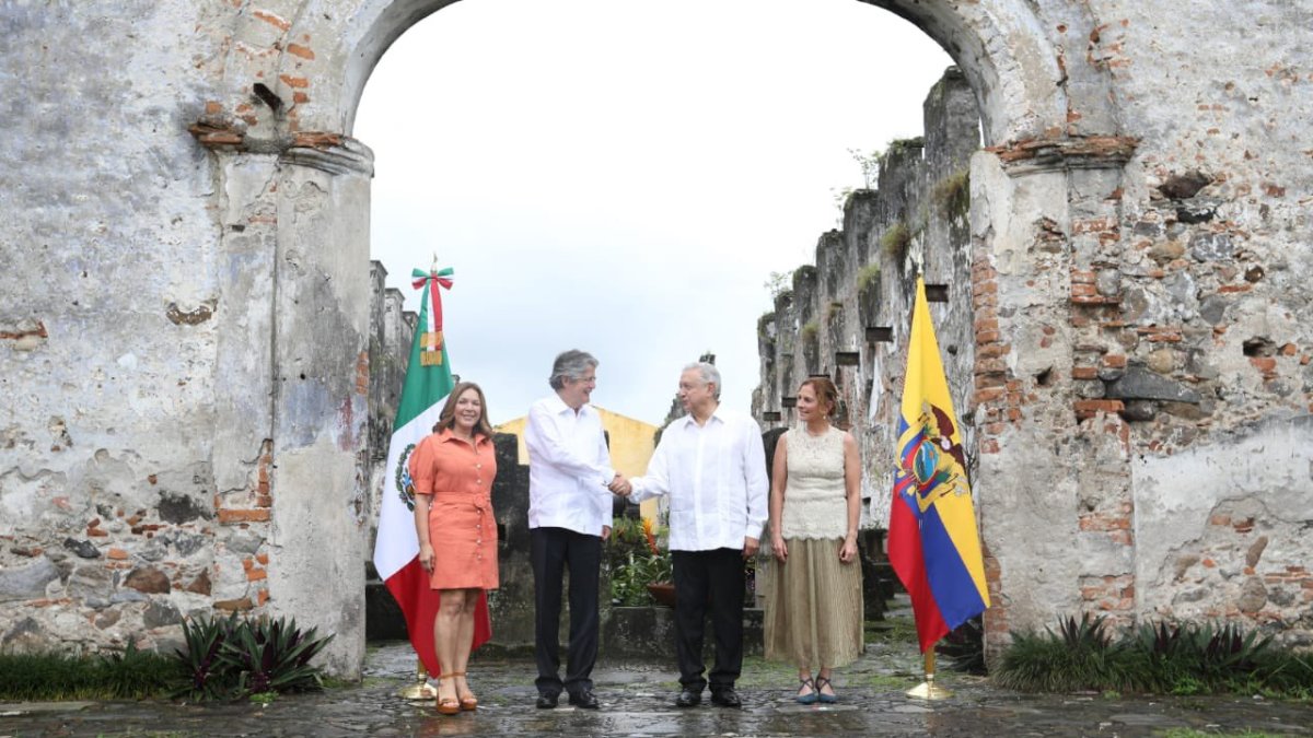 Ayer, el presidente de México, Manuel López-Obrador, en su encuentro con el presidente de Ecuador, Guillermo Lasso.