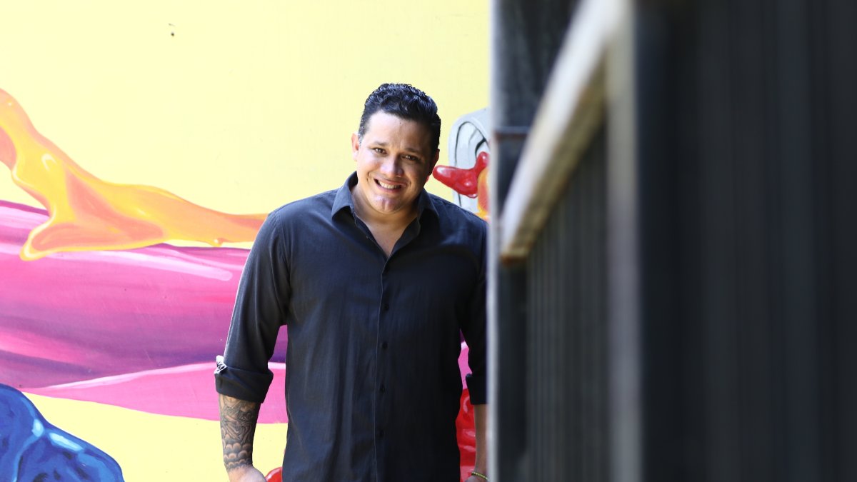 Carlos José es ahora presentador de 'El sorteo ganador Milagro'.