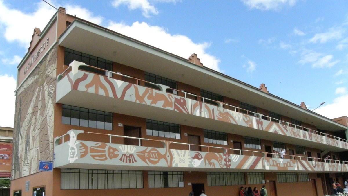 Foto de Archivo de uno de los edificios de aulas de la Universidad Técnica Particular de Loja, una de las ocho universidades cofinanciadas.