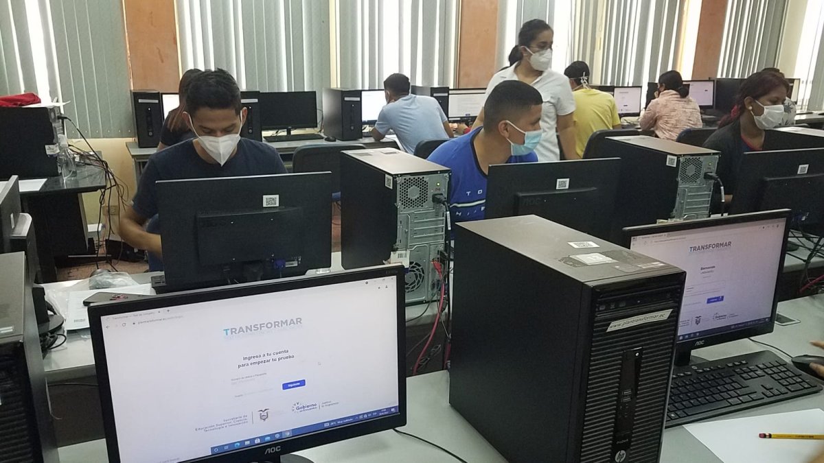 La prueba ha comenzado a aplicarse paralelamente de forma virtual y presencial.