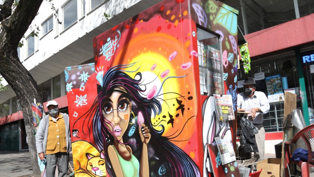 Arte. Quioscos y jardineras en el sector de La Mariscal han sido embellecidas por más de 50 artistas.