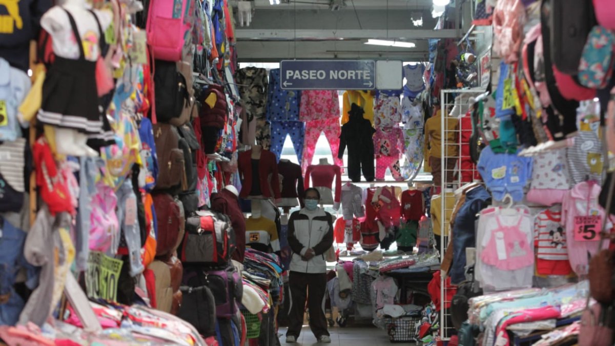 Situación. Pasajes vacíos por horas y poco movimiento entre semana es lo que dicen vivir los comerciantes del centro comercial Hermano Miguel, pero también del Nuevo Amanecer.