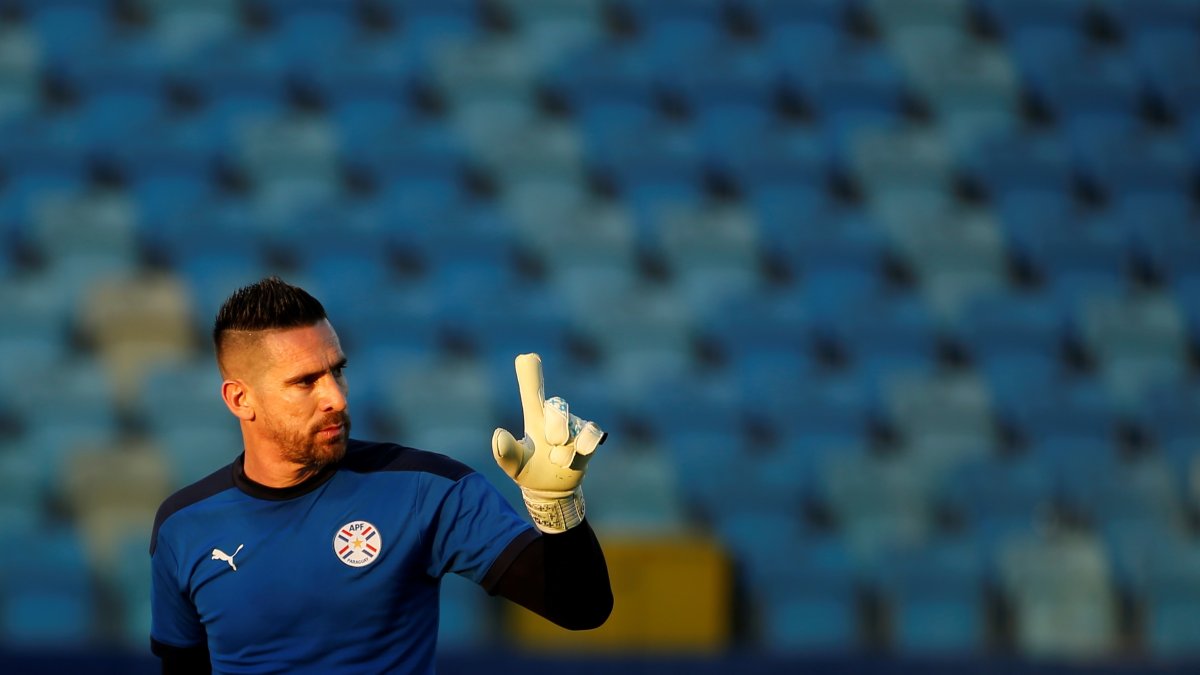 En la imagen, el arquero de Paraguay, Antony Silva.