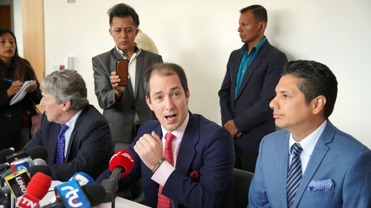 El diputado Víctor González del partido Vox en una visita a Ecuador.