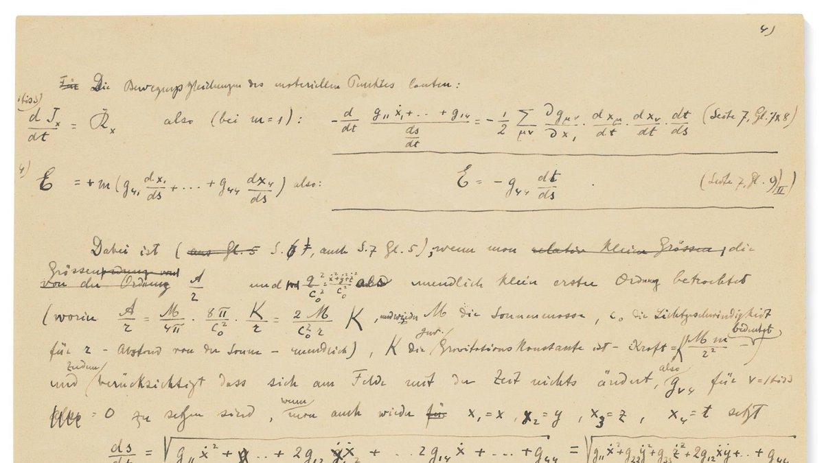 Vista de una de las 54 páginas de un documento manuscrito de Albert Einstein con el que intentaba probar su teoría general de la relatividad, y que será subastado el próximo 23 de noviembre en París.