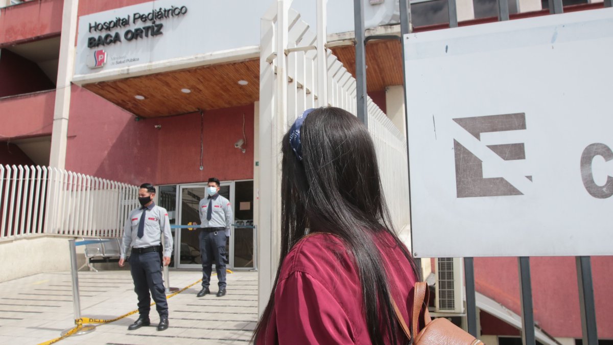 El hospital Baca Otiz, de Quito, es uno de los 19 establecimientos públicos de salud que reportan un serio desabastecimiento de medicinas.