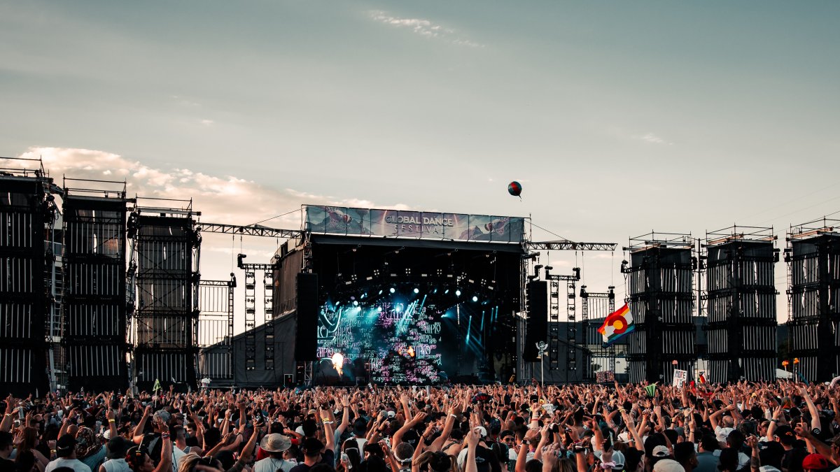 La emoción de volver a escuchar música en vivo en un evento multitudinario se sintió en el ambiente (foto referencial).