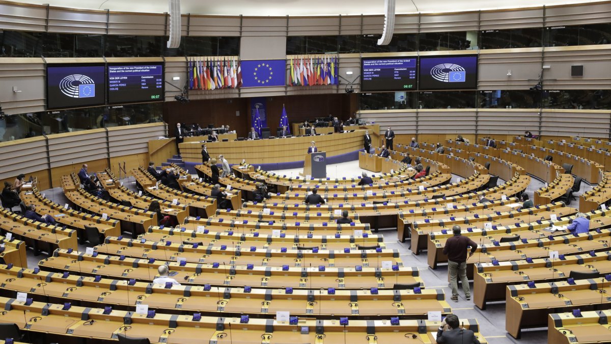 Bruselas pide al TJUE que imponga multas a Polonia por incumplir el dictamen.