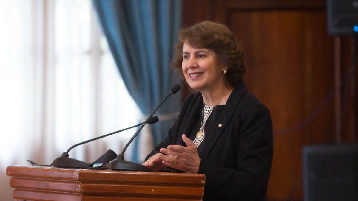 La candidatura oficial de la expresidenta de Ecuador fue presentada por el canciller Mauricio Montalvo.