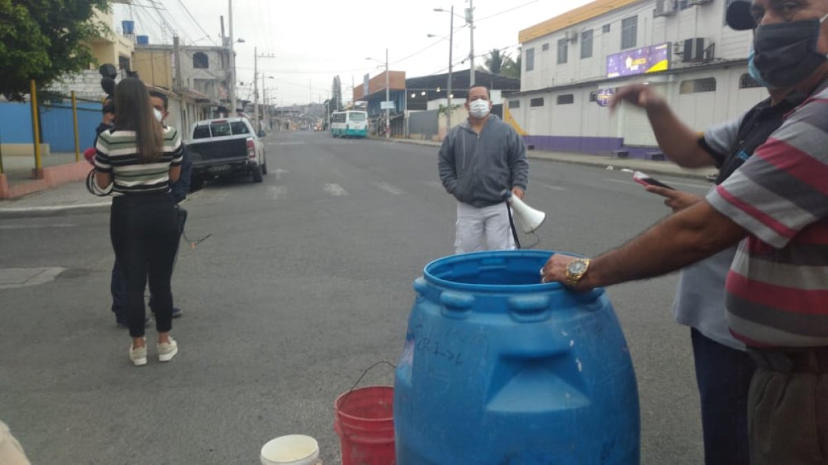 Protesta. Los moradores de Maldonado reclaman por la falta de agua.