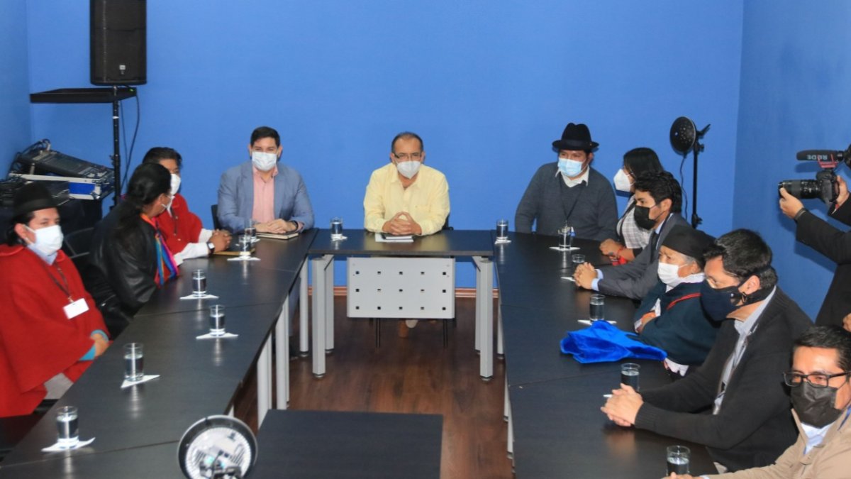 Reunión. El primer encuentro tuvo un perfil bajo por la decisión de la Conaie de enviar representantes de varias de sus filiales y de Pachakutik.