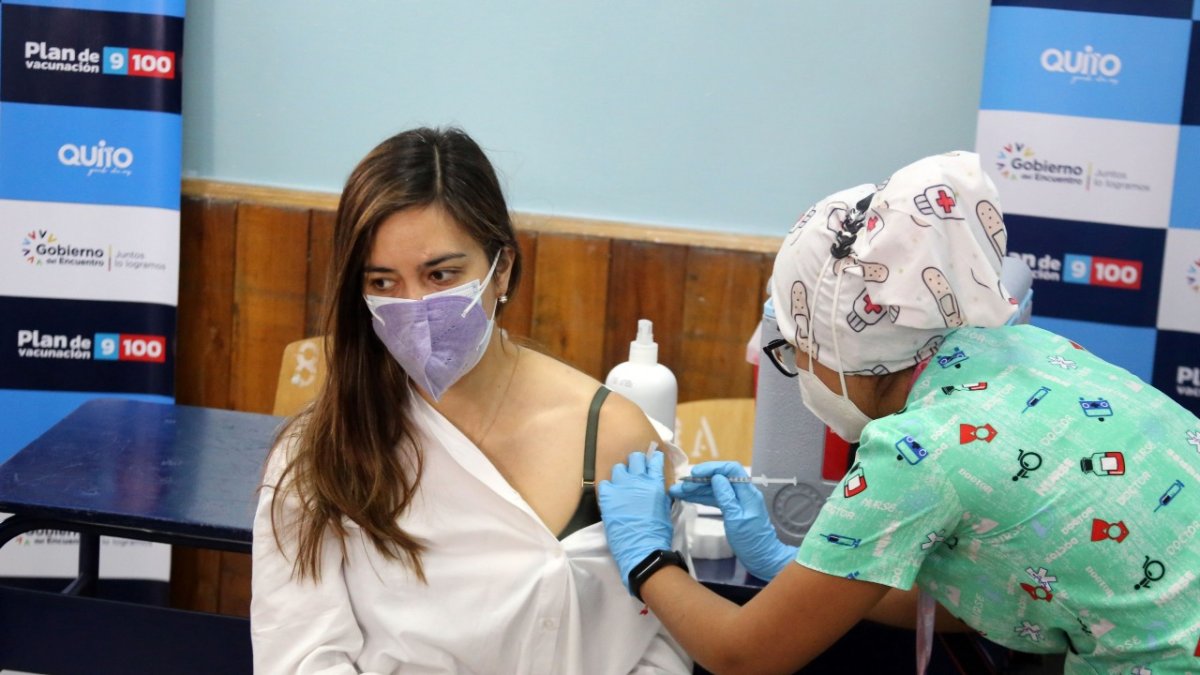 Más de nueve millones de personas fueron vacunadas en cien días, como ofreció el Gobierno de Lasso.