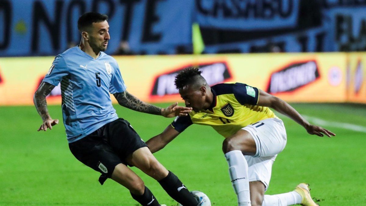 La Tricolor hizo un gran partido en Montevideo, pero no alcanzó para llevarse puntos ante los charrúas.