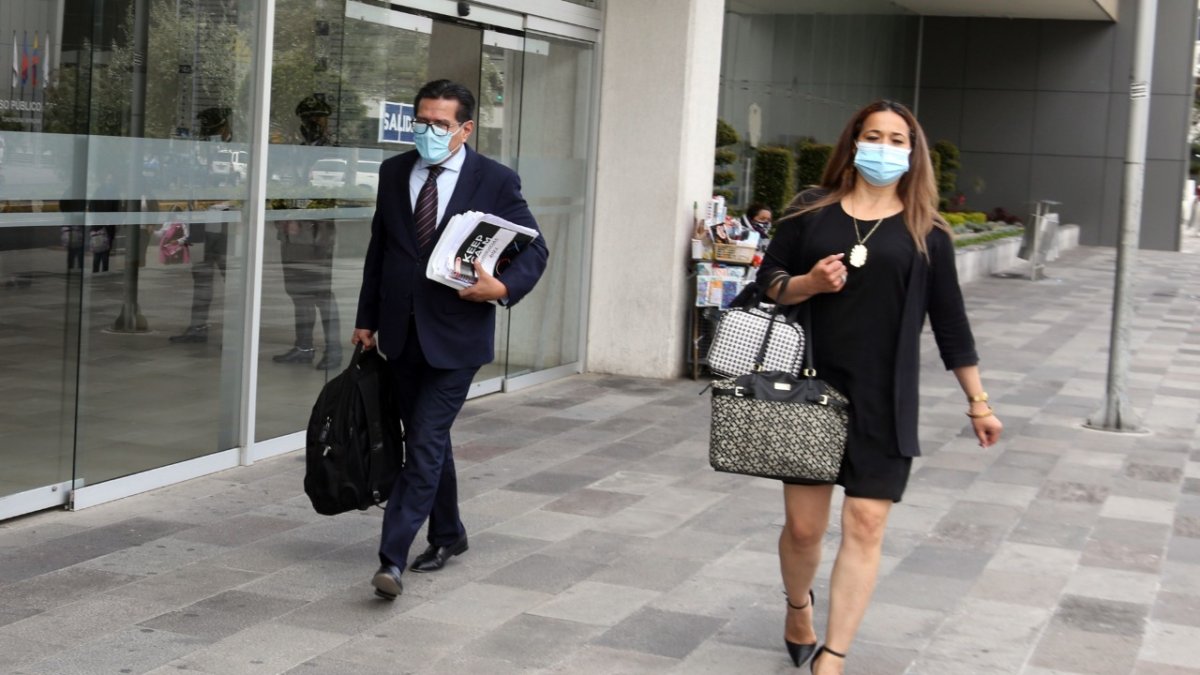 Defensores. El abogado José Moreno, durante su asistencia a una de las diligencias convocadas en el Complejo Judicial Norte de la capital.