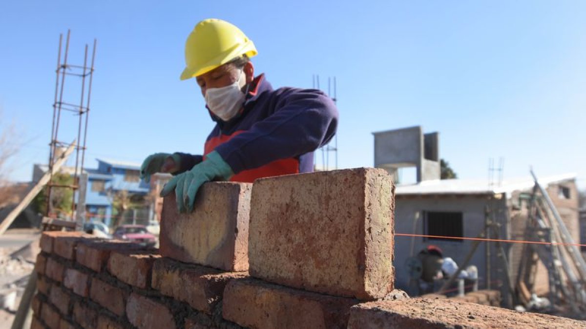En dos meses se registró un incremento de 390 proyectos privados de vivienda con el MIDUVI