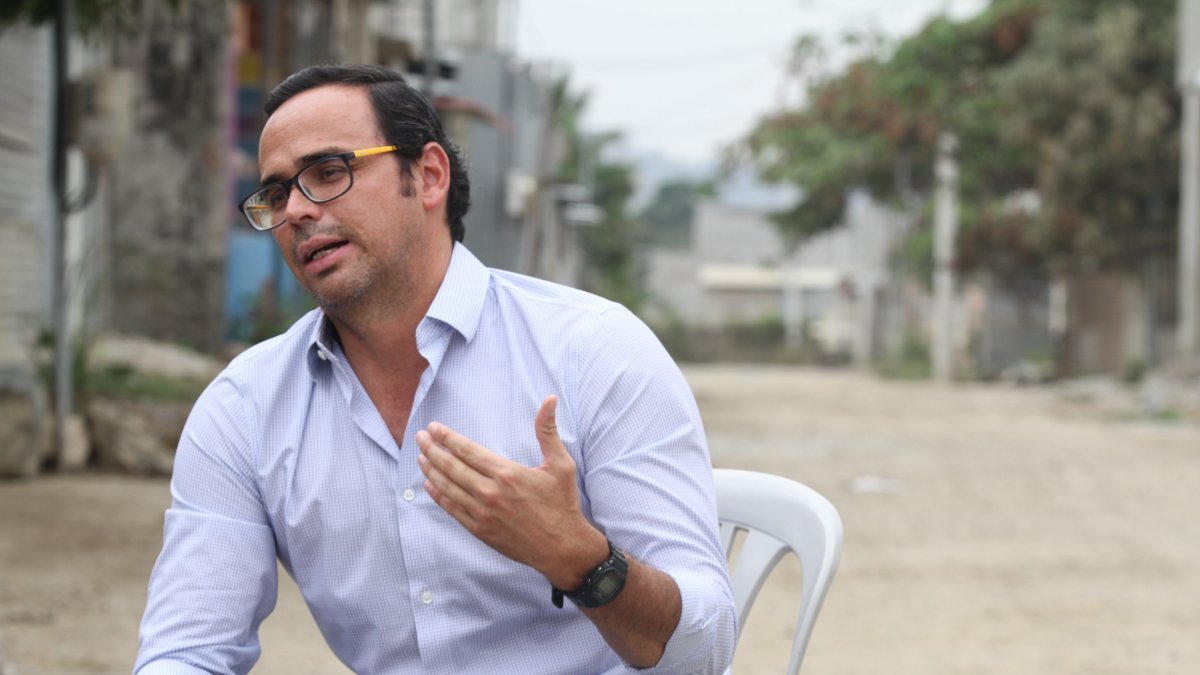 Duart ejerció como director del Departamento de Acción Social y Educación del Municipio de Guayaquil en parte de la gestión del exalcalde Jaime Nebot.