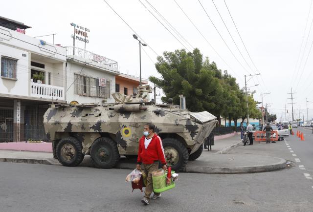 Guayaquil: militares sacan sus tanques de guerra para combatir a la delincuencia