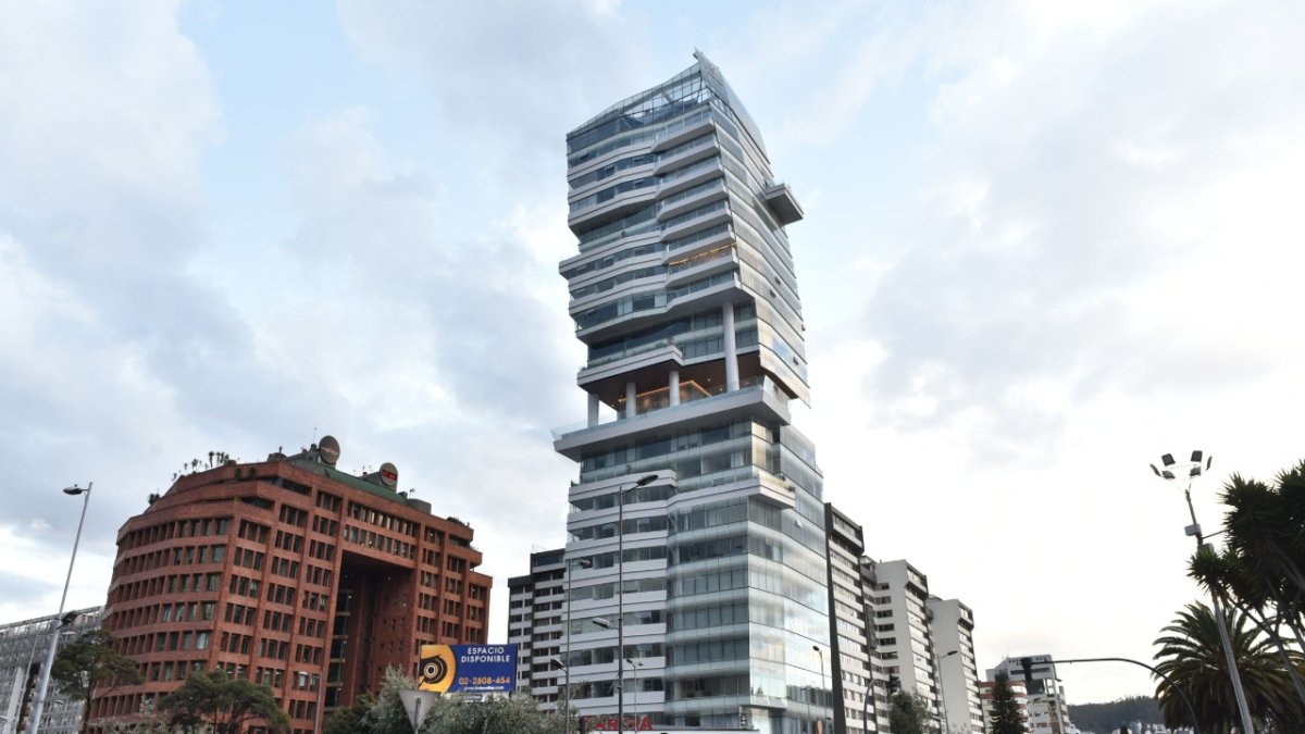 Altura. Los edificios de gran tamaño se sitúan alrededor de las avenidas grandes, como la Naciones Unidas.