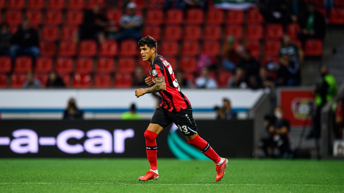 El defensor ecuatoriano se afianza en el Bayer Leverkusen, en su primera experiencia en Alemania