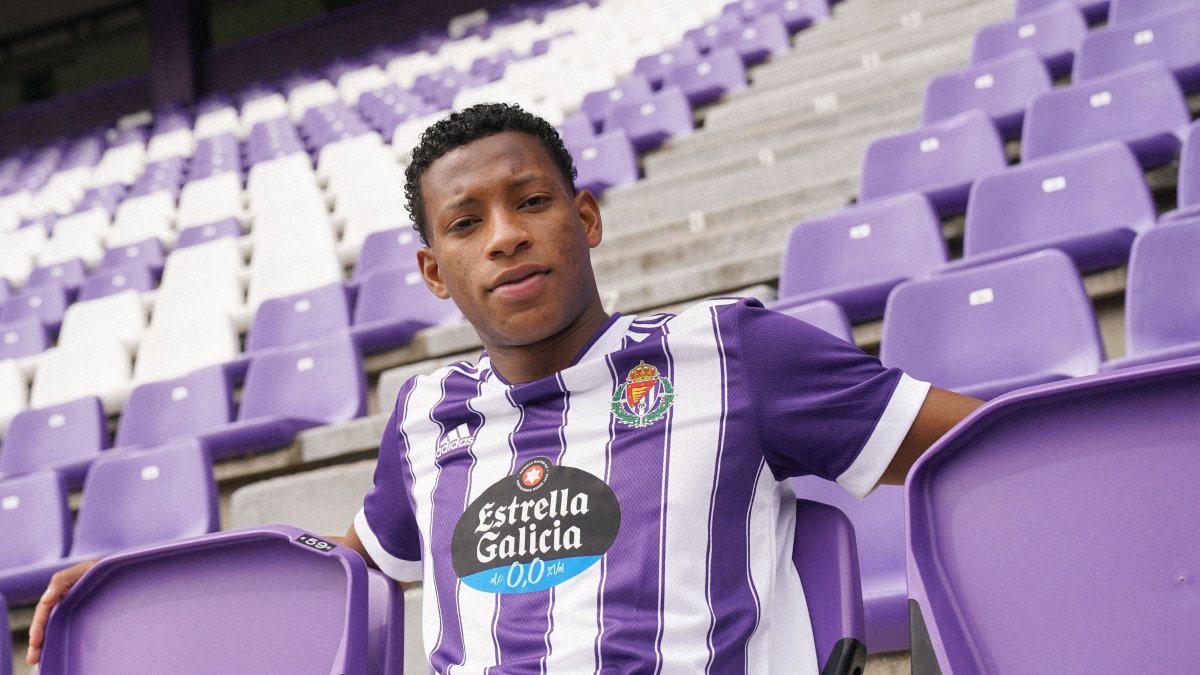 Gonzalo Plata, ofensivo ecuatoriano que fichó por el Real Valladolid de España, es una de las joyas del fútbol nacional que busca continuidad en el viejo continente.