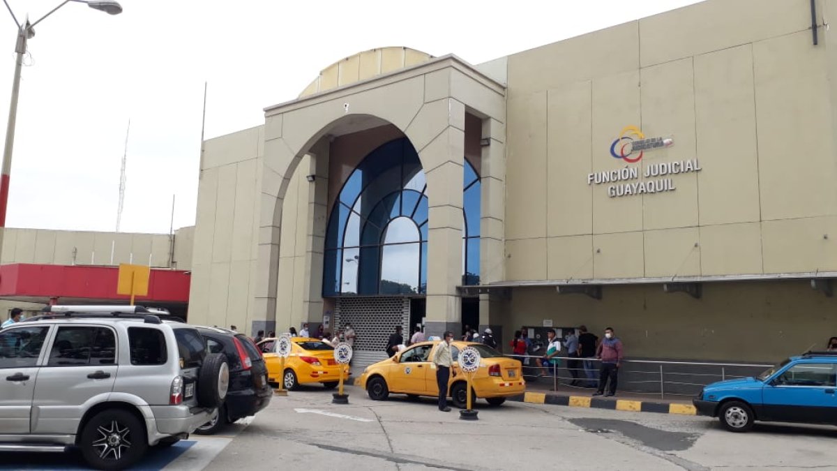 En la Unidad Judicial de Guayaquil se llevó a cabo la audiencia que vincula a presuntos implicados. 