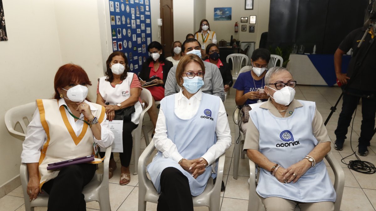 Representantes de un grupo de fundaciones acudieron a la presentación pública del manifiesto.