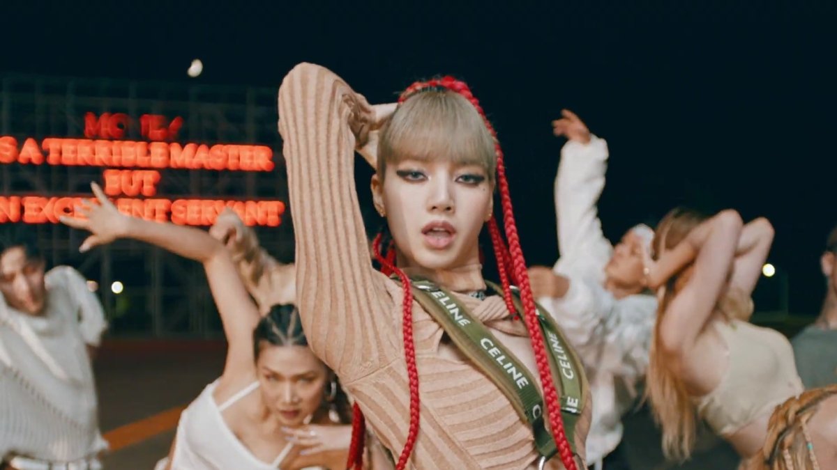 Lisa en su nuevo performance.