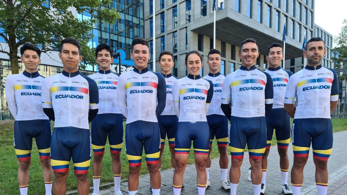 Los ciclistas que forman el combinado nacional entrenaron en Flandes. Desde el viernes 24 de septiembre hasta el domingo 26 participarán en varias pruebas del Mundial.