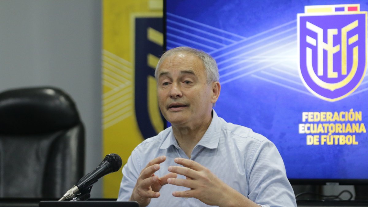 Héctor Baldassi fue presentado ayer como asesor de la Comisión Nacional de Arbitraje.