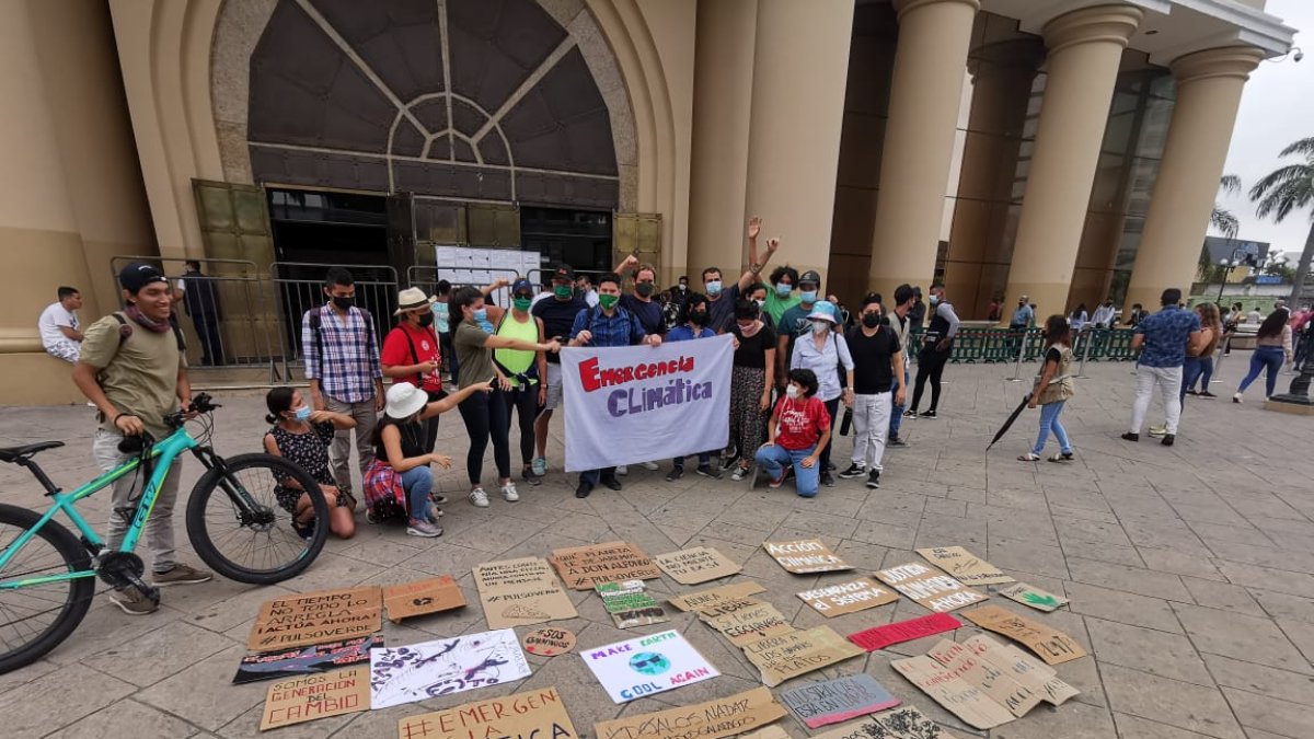 Movimientos pidieron por el planeta en otro Viernes por el Futuro.