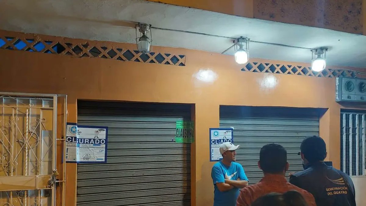 Operativo. Diferentes negocios fueron clausurados en Guayaquil durante un operativo realizado el fin de semana