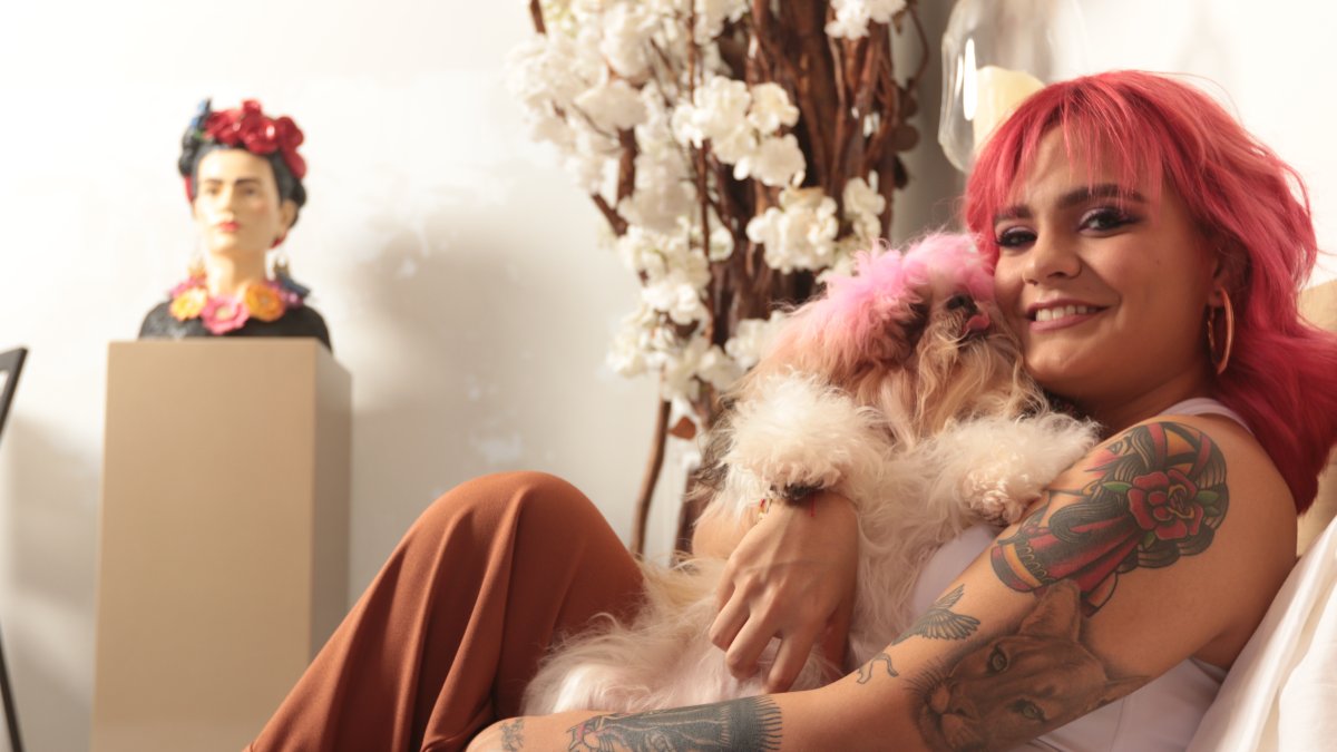 Tiene 13 tatuajes y quiere hacerse más. Dice que solo tres tienen un significado: una mariposa que se hizo con su mejor amiga, uno que le copió a sui hermano y otro que se inspiró en un dibujo.