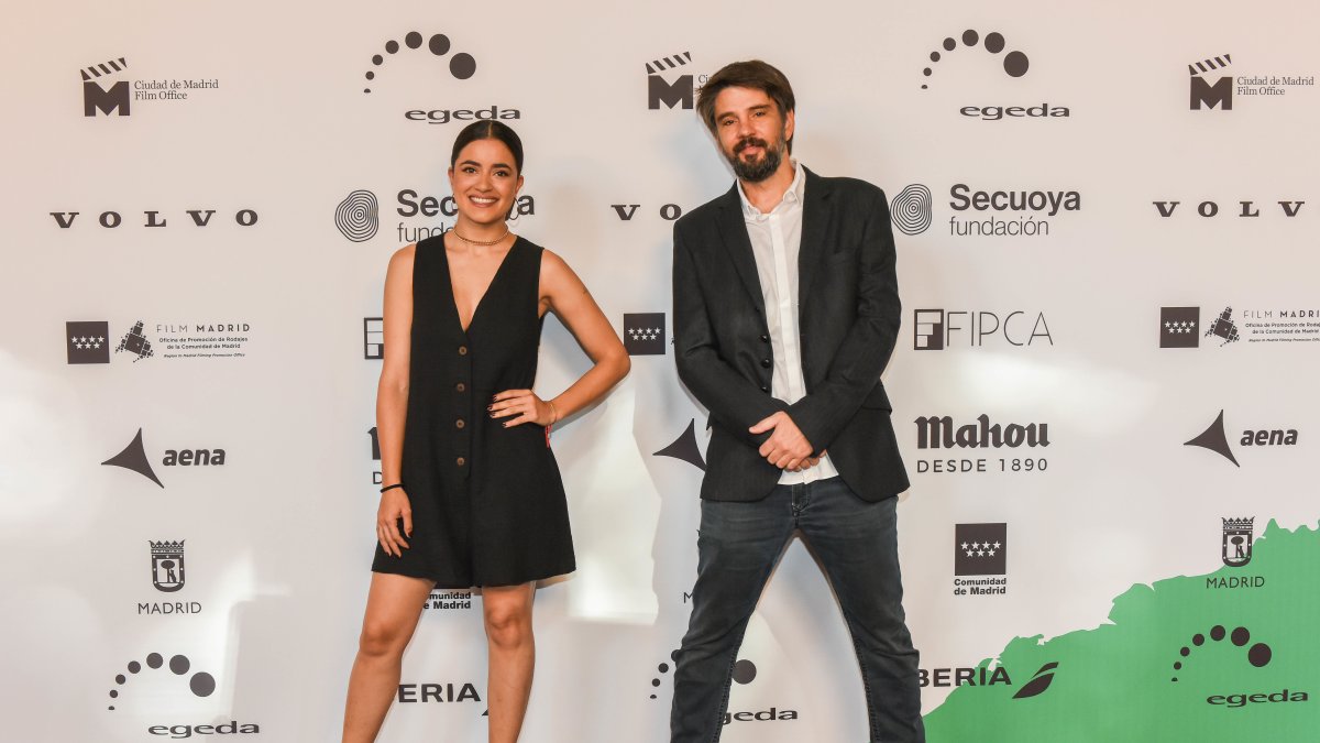 Paulina Gaitán, protagonista de 'Código implacable', y Mariano Baselga, el cocreador, durante la presentación de la serie mexicana.