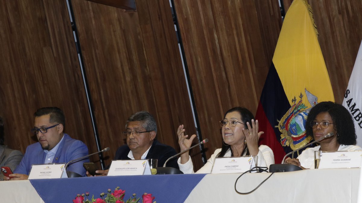 La presidenta de la Asamblea y los jefes de bancada participaron el pasado lunes de un conversatorio con medios de comunicación.