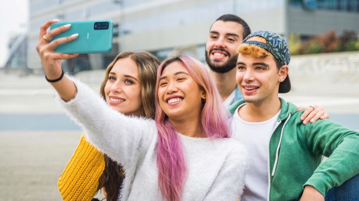 Las relaciones a través de las redes sociales han generado la creación de nueva terminología.