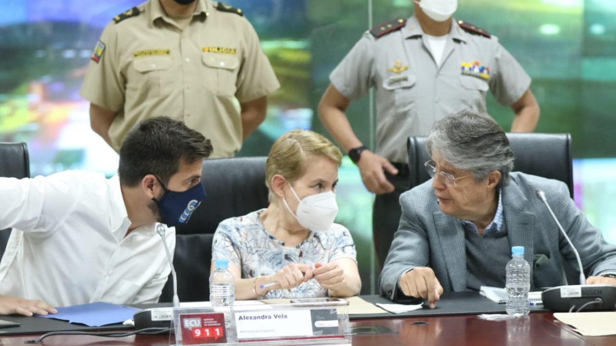 Desde el ECU-911 Samborondón, el mandatario evaluó la situación carcelaria.