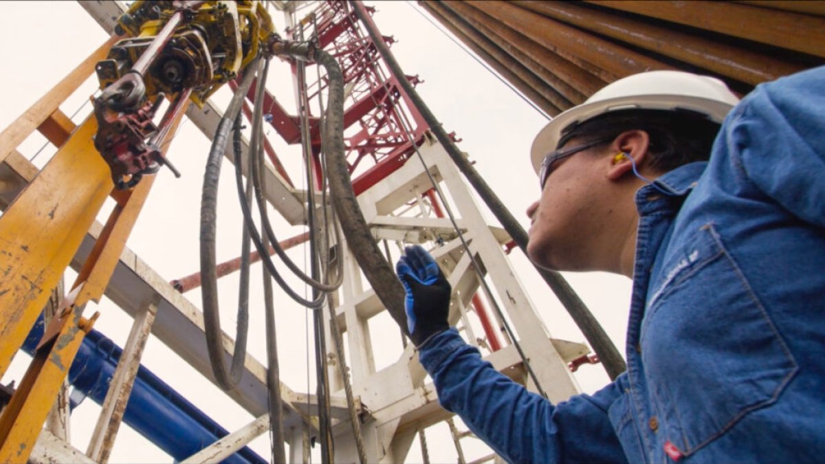 El mayor precio del petróleo fue uno de los factores clave para el crecimiento de la economía en 2021.