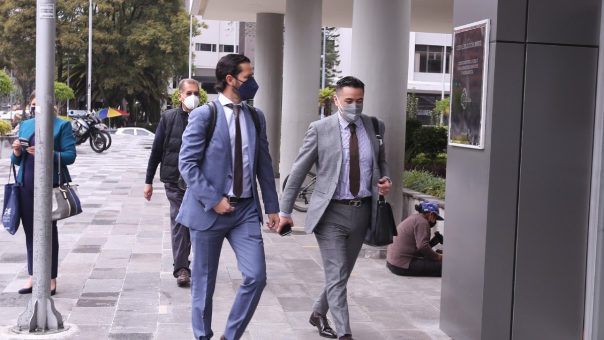 Pruebas. Pablo Encalada y Édgar Molina, defensores en el caso.