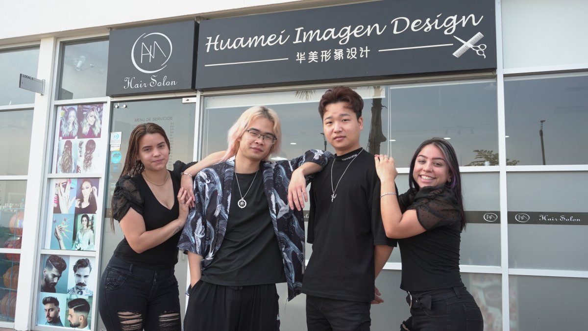 El lugar ofrece servicios de colorimetría, barbería, masajes asiáticos y depilaciones, entre otras muchas áreas.