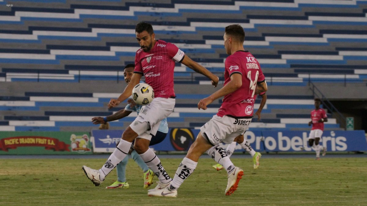 Los rayados del Valle tienen dos puntos más que sus perseguidores inmediatos y restan seis jornadas para el final de la segunda etapa. Todavía dependen de sus resultados.