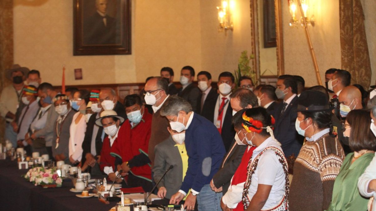 La reunión entre la Conaie y el gobierno se ha instalado.