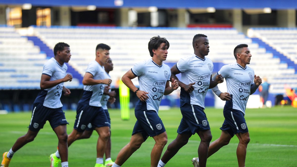 La selección se alista en Guayaquil para recibir a Bolivia, este jueves, en el estadio Monumental, en el primero de los tres partidos eliminatorios programados para octubre.