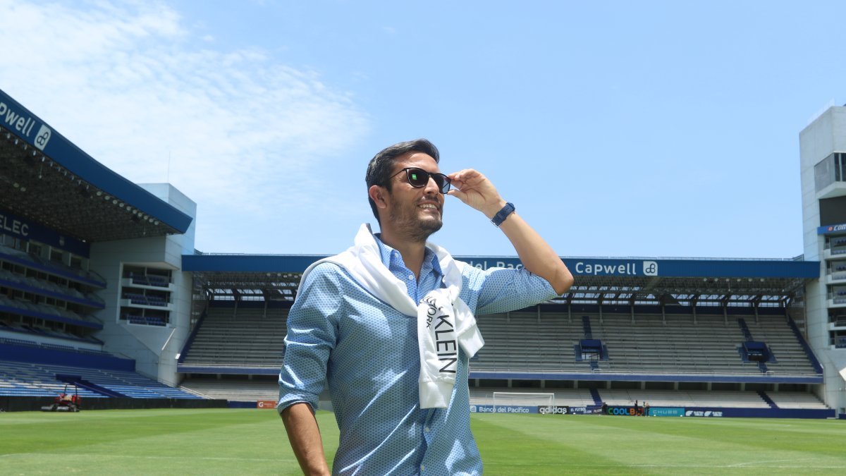 El exfutbolista argentino nacionalizado ecuatoriano confiesa que nunca pensó que podría ser otra cosa más que futbolista.