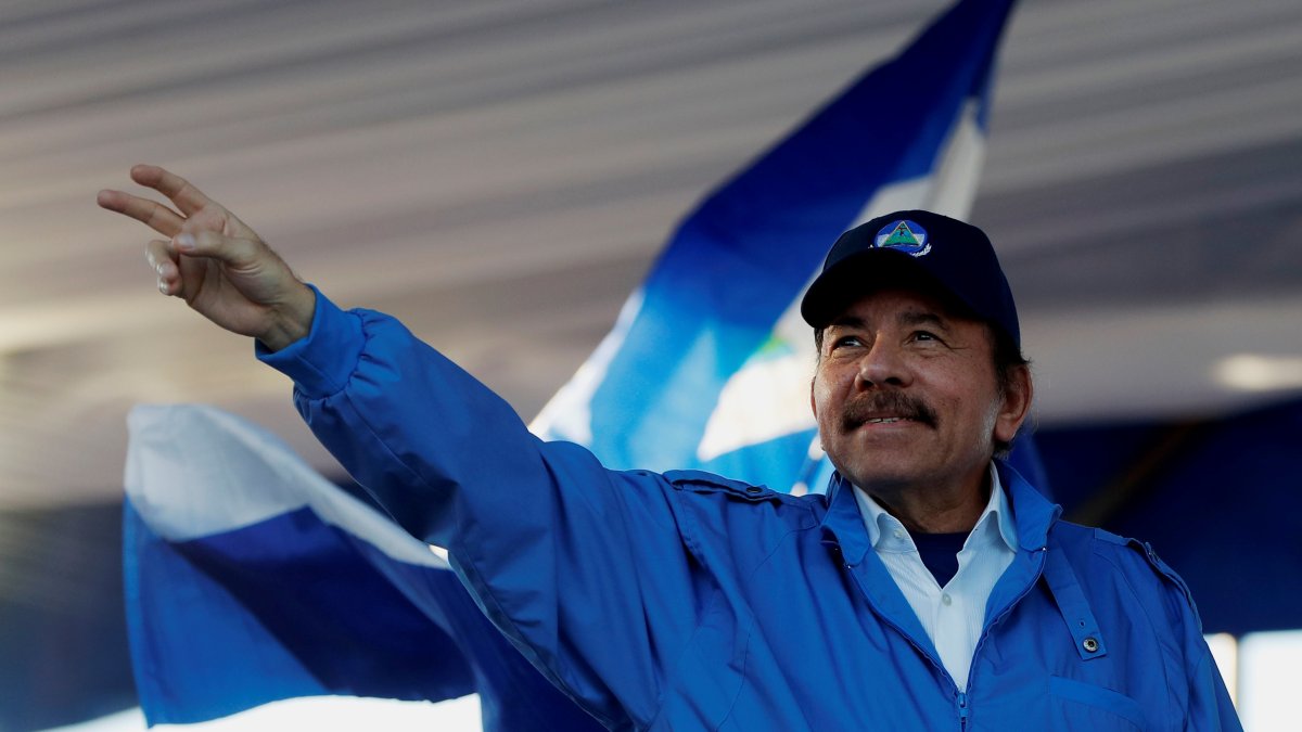 El presidente de Nicaragua, Daniel Ortega, trata de llegar al pueblo con su discurso de “mantener la paz” en los próximos comicios. Esteban Biba / EFE