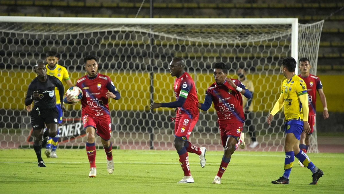 El Nacional depende de su resultado en la última fecha para ascender.