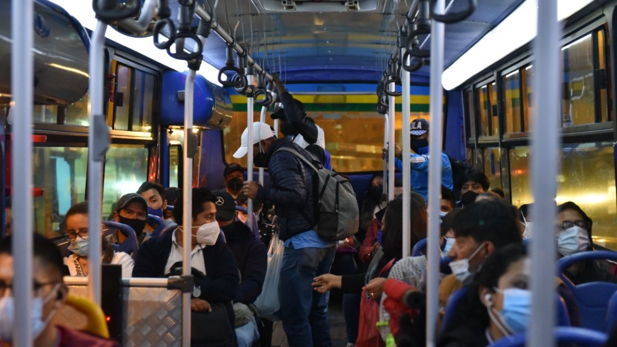 Ocupación. La capacidad en los buses inquieta a la ciudadanía, a quienes la pandemia todavía preocupa.