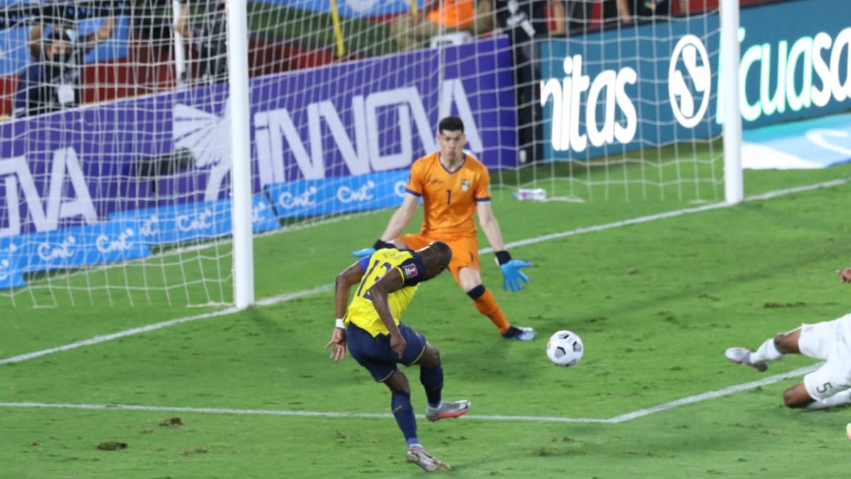 Enner Valencia ha convertido dos de los tres goles de este primer tiempo.